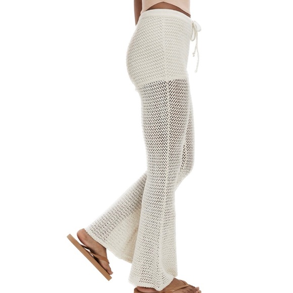 American Eagle Outfitters Pants - American Eagle high waisted crochet flare pants